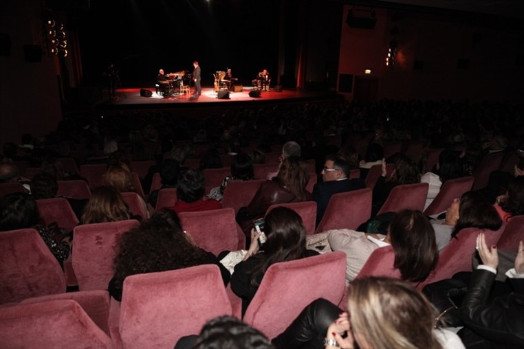Bernard Sauvat Au Casino Du Liban